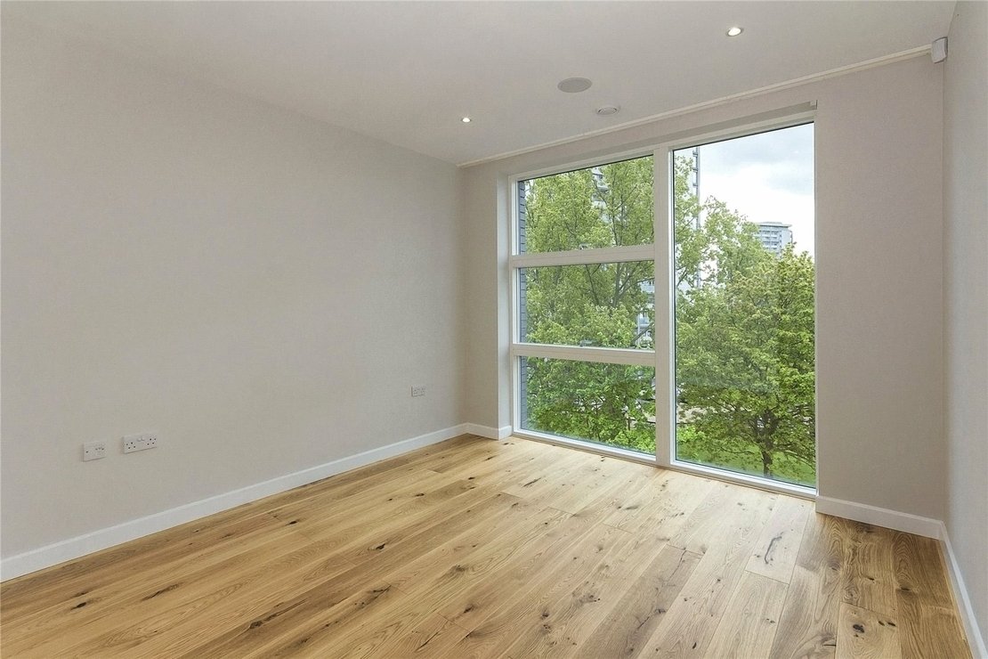 http://cdn.jonathanarron.com/property_image.1110cm740.v1/for-sale/Amberley-Waterfront-Amberley-Road-London-W9/182/182_5e553d7c4297279bfa74b4b0a3784701.jpg