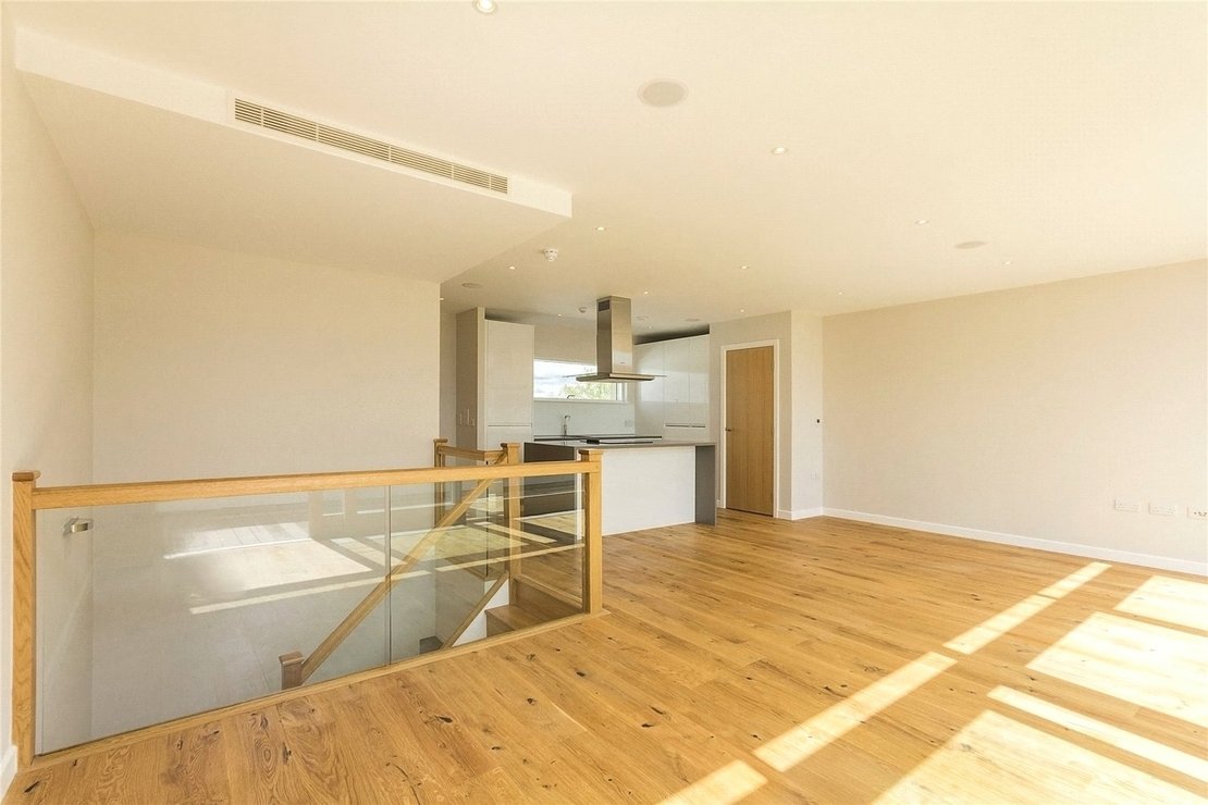 http://cdn.jonathanarron.com/property_image.1110cm740.v1/for-sale/Amberley-Waterfront-Amberley-Road-London-W9/182/182_eefdc86c851daab4742e7c12b283ba09.jpg