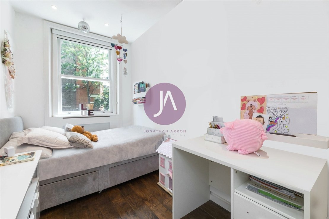 3 bedroom Maisonette for sale in Elgin Avenue-view10
