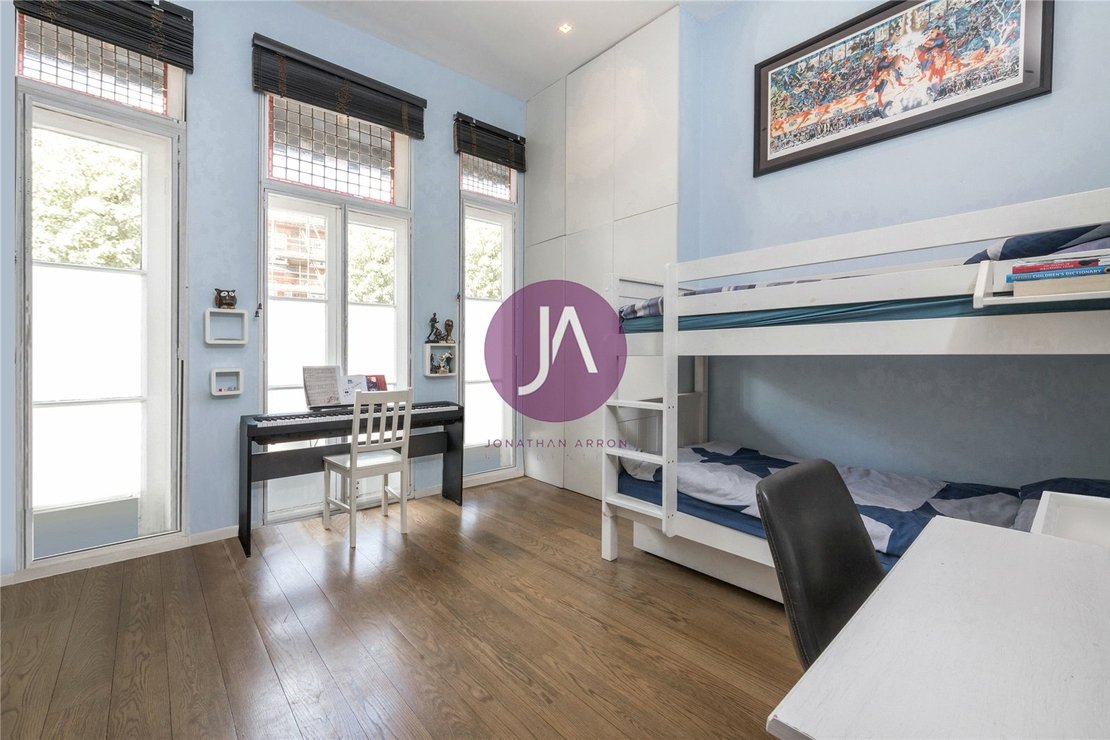 3 bedroom Maisonette for sale in Elgin Avenue-view8