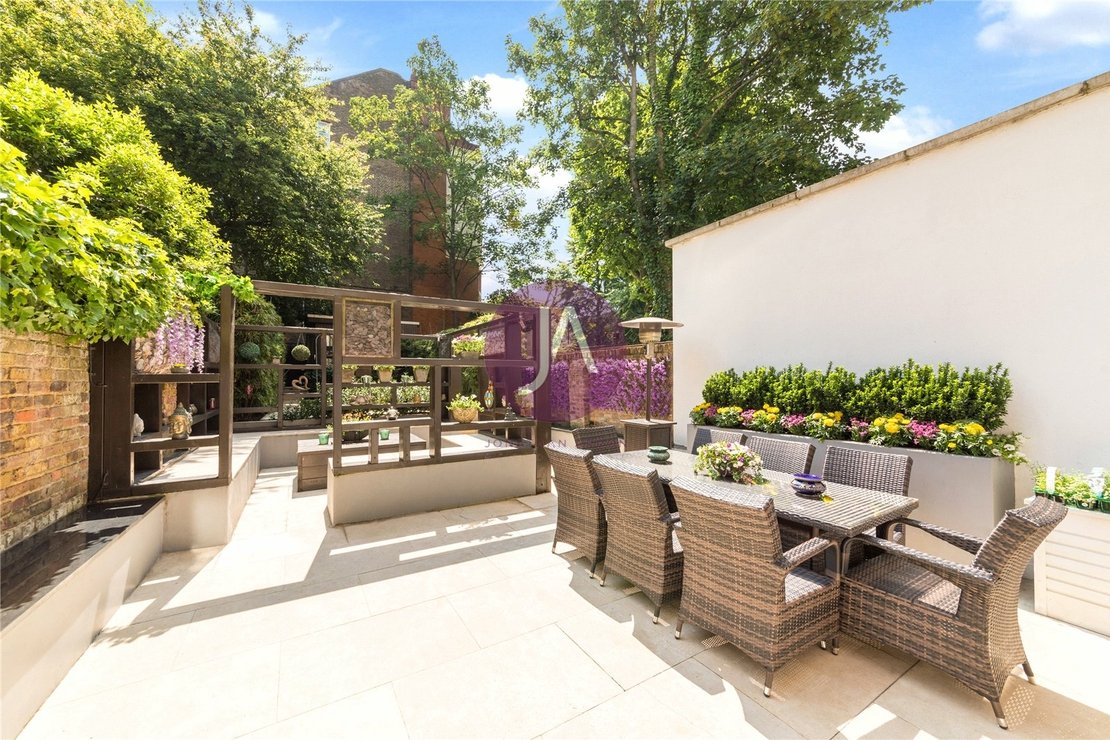 3 bedroom Maisonette for sale in Elgin Avenue-view6