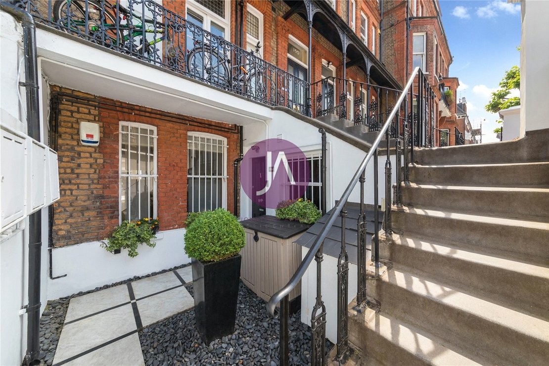 3 bedroom Maisonette for sale in Elgin Avenue-view16