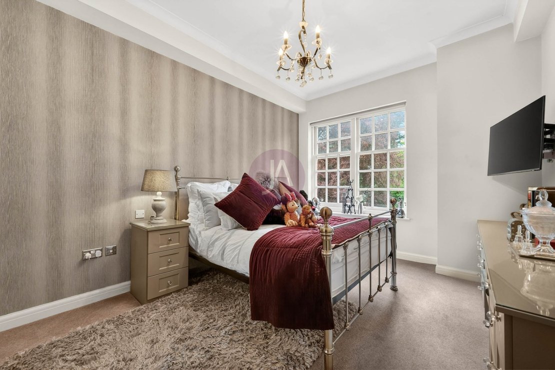 3 bedroom Properties for sale in Goldring Way-view11