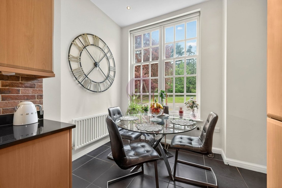 3 bedroom Properties for sale in Goldring Way-view6