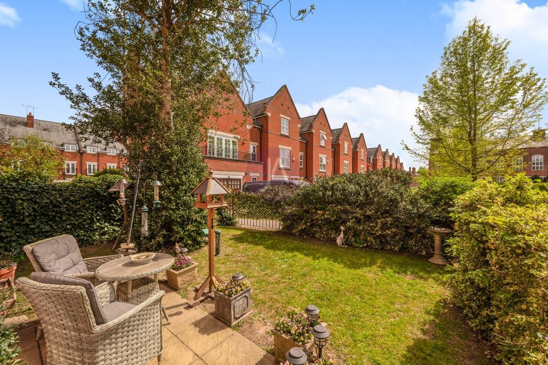 3 bedroom Properties for sale in Goldring Way-view2