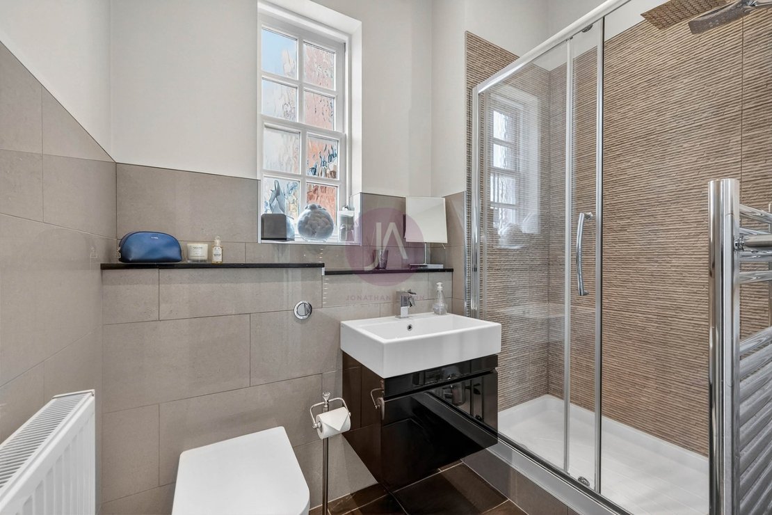 3 bedroom Properties for sale in Goldring Way-view17