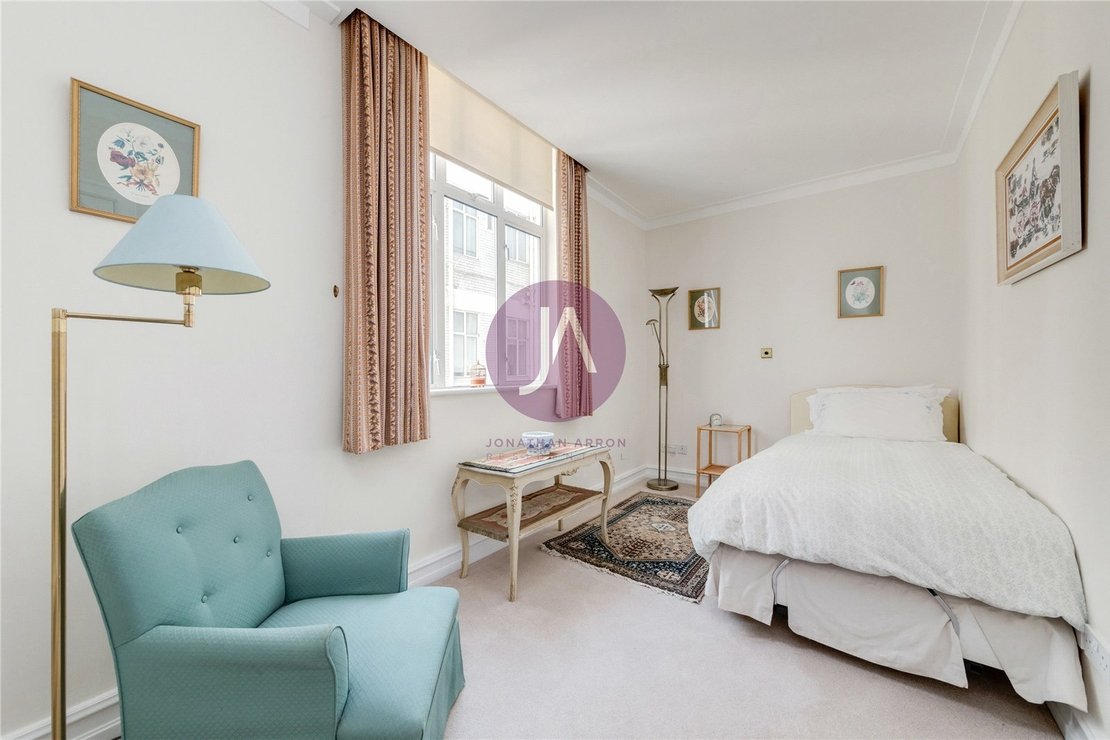 4 bedroom Flat for sale in Hereford House-view16