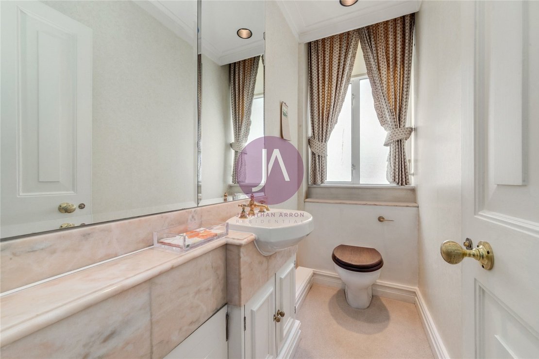 4 bedroom Flat for sale in Hereford House-view18