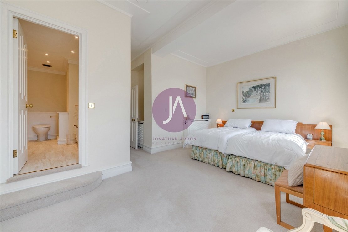 4 bedroom Flat for sale in Hereford House-view10