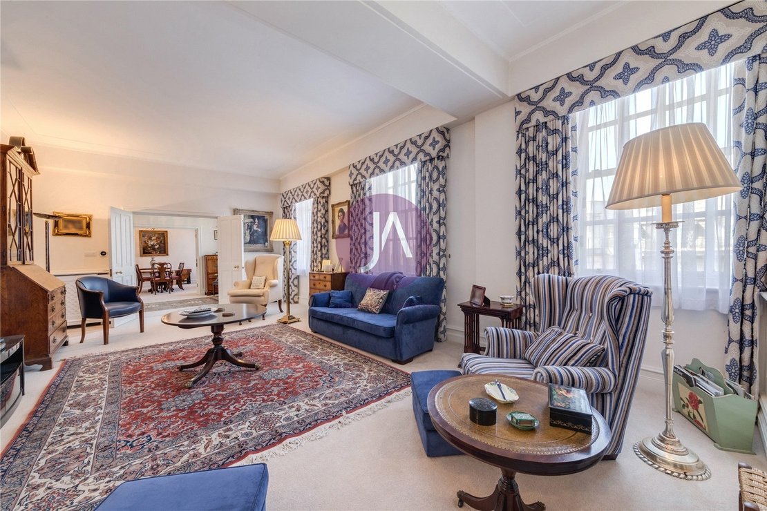 4 bedroom Flat for sale in Hereford House-view2