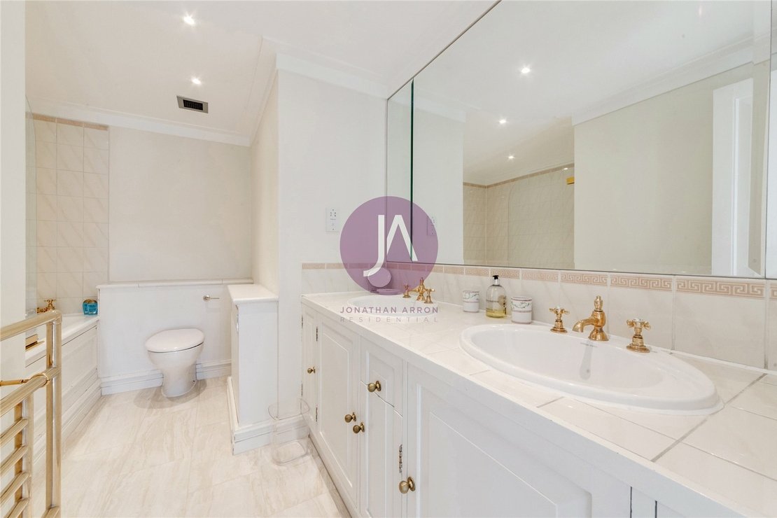 4 bedroom Flat for sale in Hereford House-view12