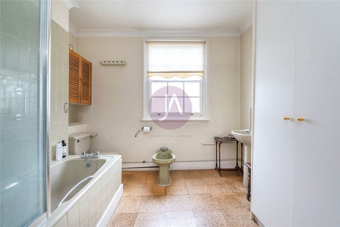 3 bedroom House for sale in Lonsdale Road-view4
