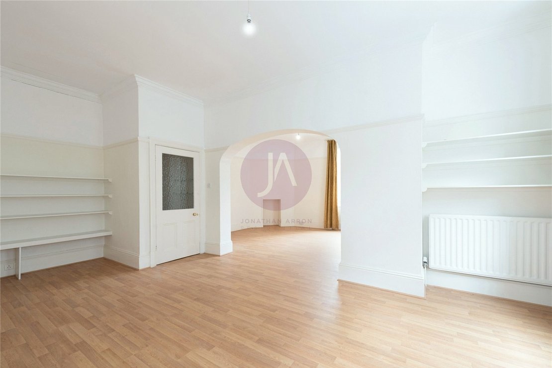 2 bedroom Flat for sale in Nottingham Mansions-view9