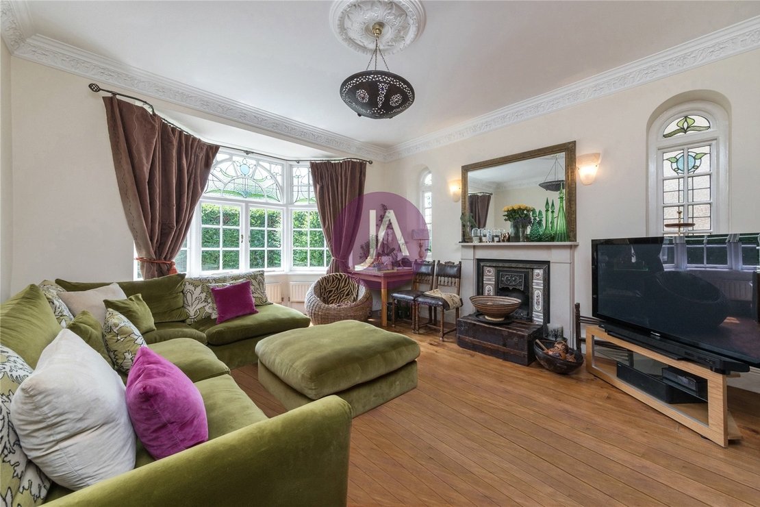 5 bedroom House for sale in St John's Road-view2