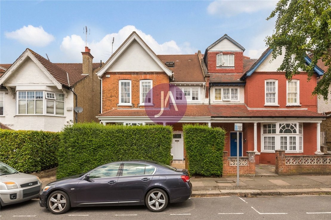 5 bedroom House for sale in St John's Road-view1