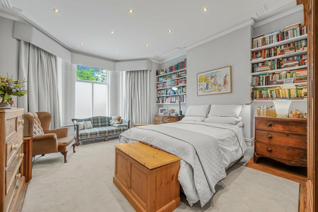 http://cdn.jonathanarron.com/property_image.1110cm740.v1/for-sale/The-Avenue-Brondesbury-Park-London-NW6/1866/1866_e7eaa7d84cbfb03af303f1120a1b0e29.jpg