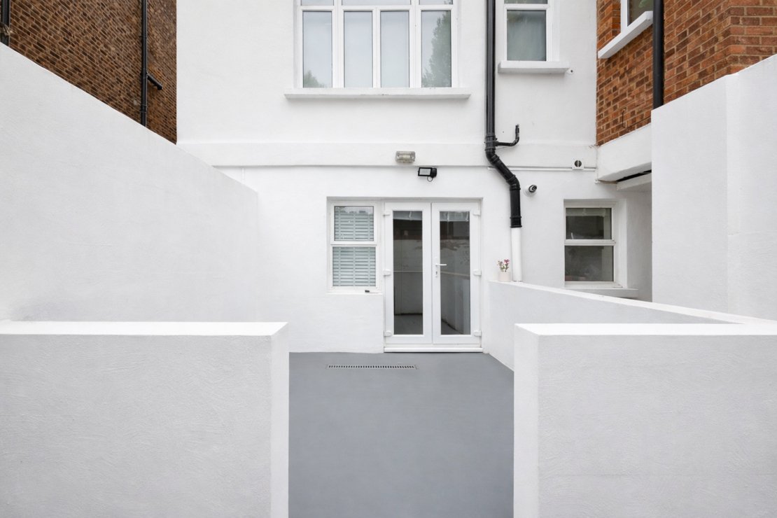 4 bedroom Flat to rent in Brondesbury Road-view8