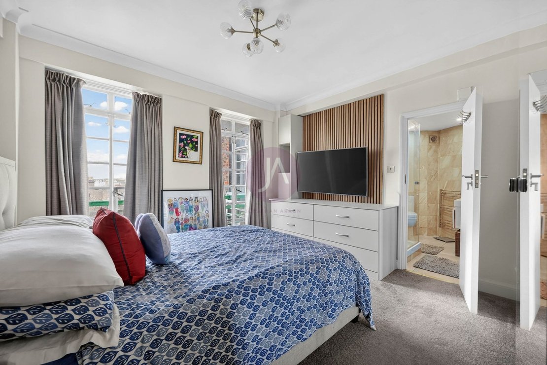 4 bedroom Flat to rent in Dorset House-view7