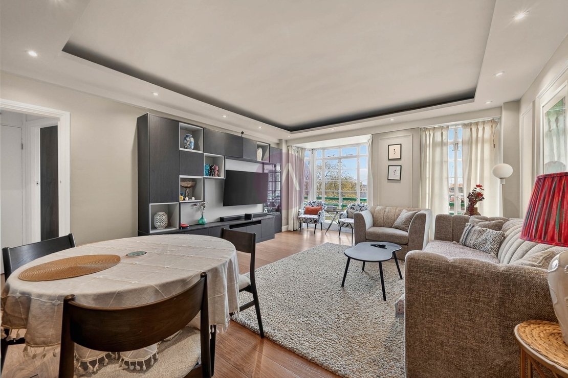 4 bedroom Flat to rent in Dorset House-view1