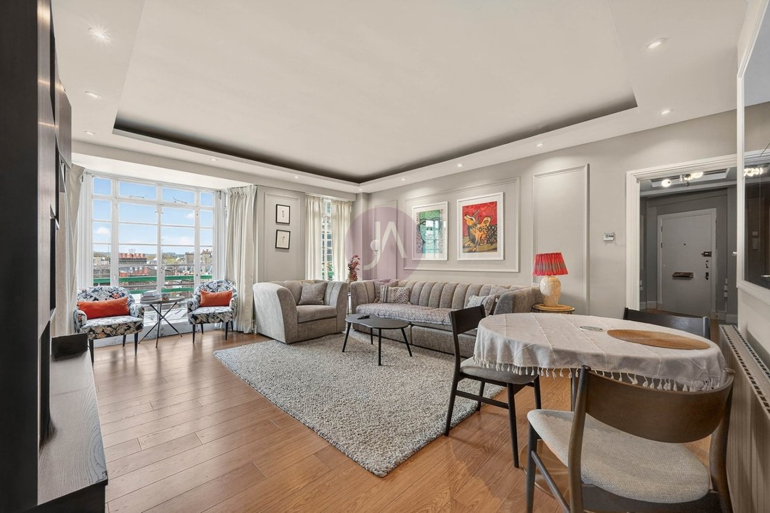 4 bedroom Flat to rent in Dorset House-view3