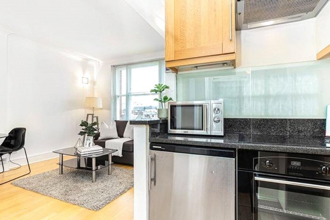 Flat to rent in Hill Street-view5