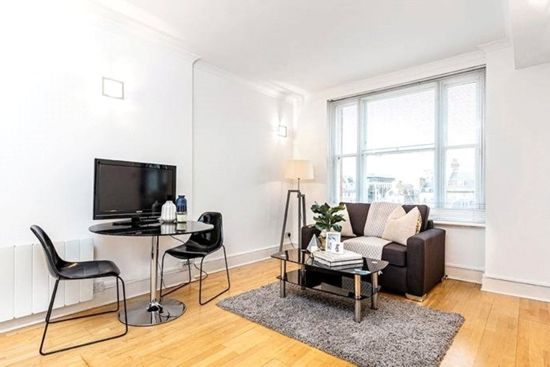 Flat to rent in Hill Street-view2