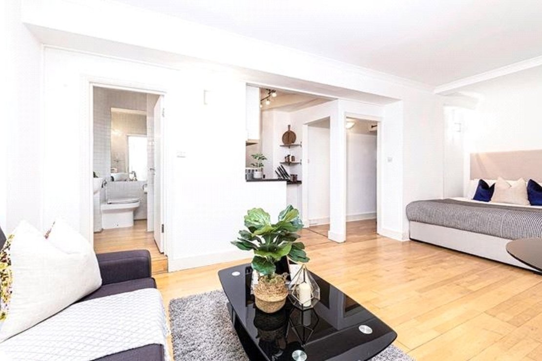 Flat to rent in Hill Street-view4