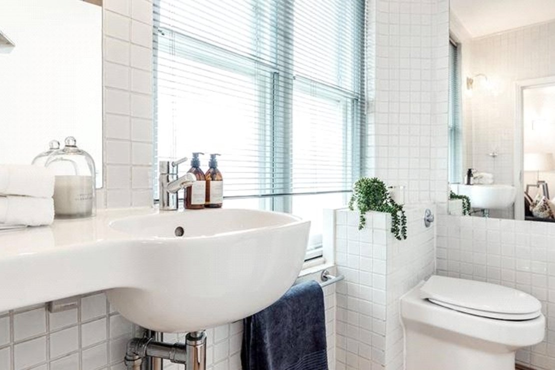 Flat to rent in Hill Street-view8