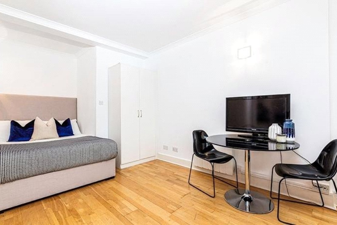 Flat to rent in Hill Street-view3