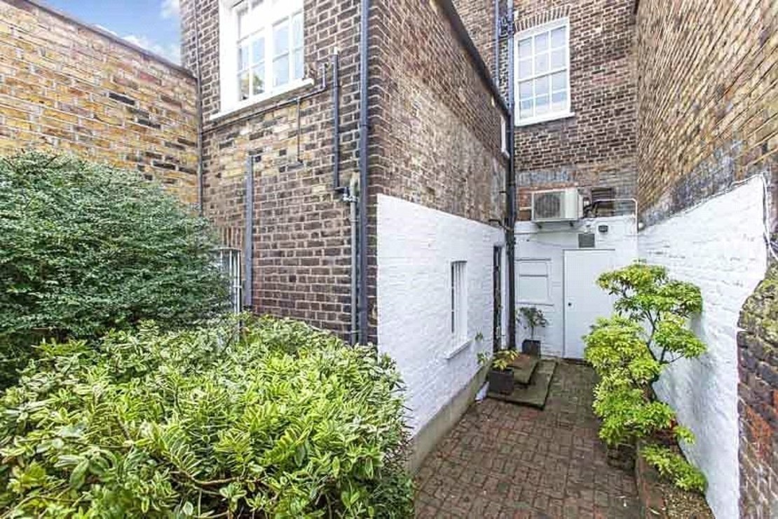 2 bedroom House,maisonette to rent in Ordnance Mews-view7