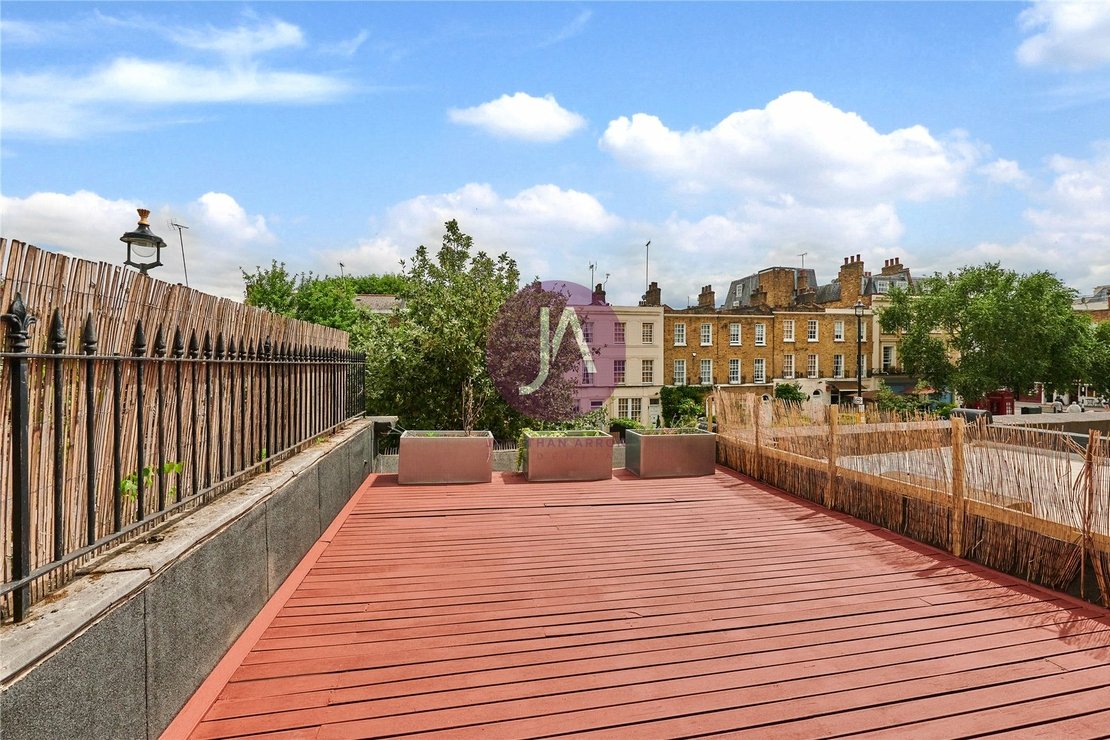 2 bedroom House,maisonette to rent in Ordnance Mews-view2