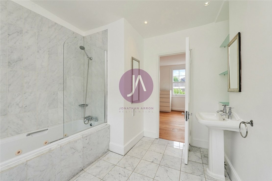 2 bedroom House,maisonette to rent in Ordnance Mews-view11