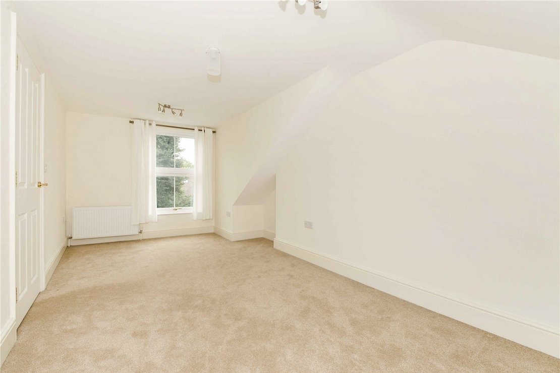 6 bedroom House to rent in Pattison Road-view7
