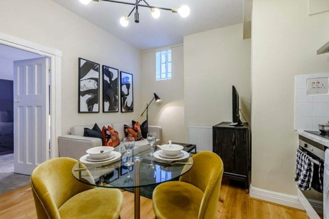 1 bedroom Flat to rent in Strathmore Court-view4