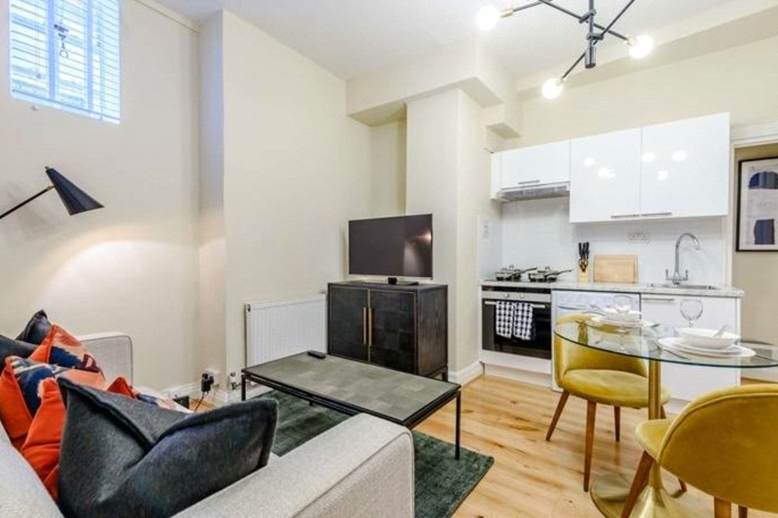 1 bedroom Flat to rent in Strathmore Court-view1