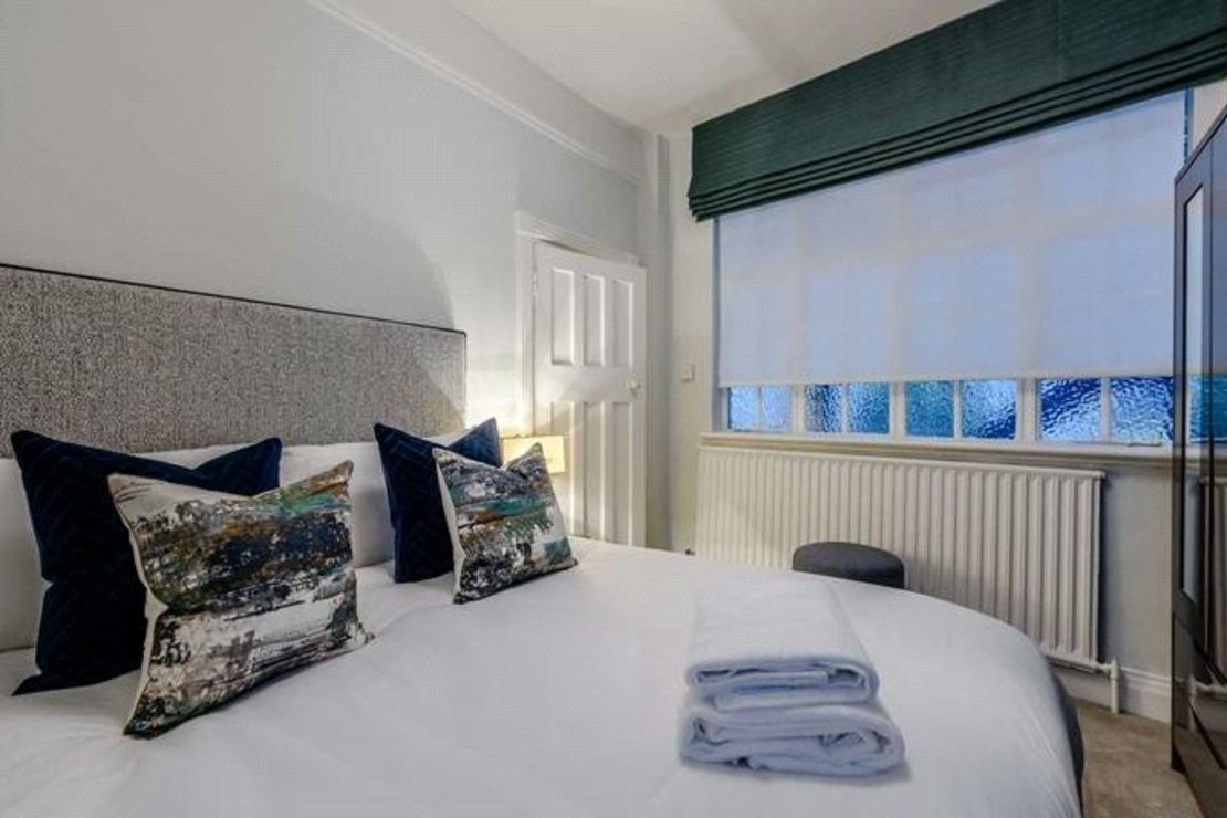 1 bedroom Flat to rent in Strathmore Court-view8