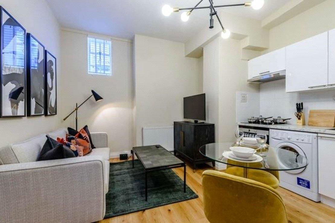 1 bedroom Flat to rent in Strathmore Court-view2