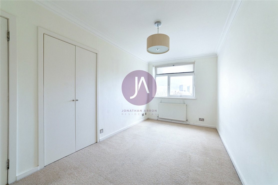 3 bedroom Flat to rent in Walsingham-view14