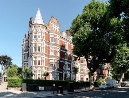 Albermarle Mansions, Heath Drive