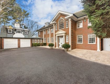 8 bedroom House for sale in Byron Drive-List1773