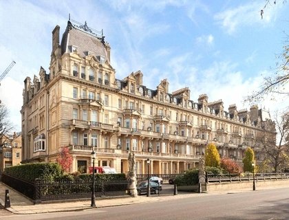 4 bedroom Flat for sale in Cambridge Gate-List713