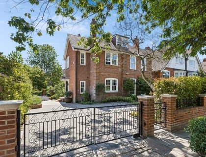 6 bedroom House for sale in Oakhill Avenue-List2066