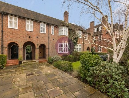 4 bedroom House for sale in Rotherwick Road-List696